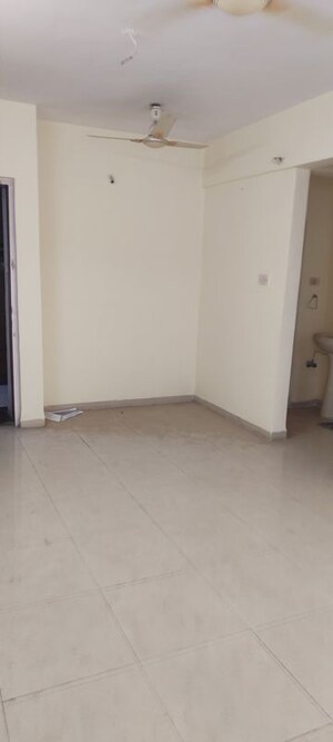 Room in 1 BHK Apartment at Kandivali West – for Sale
