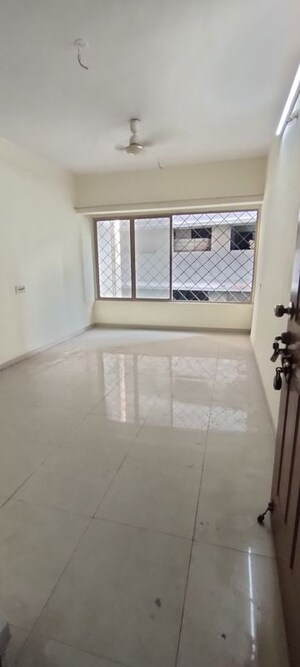 Room in 1 BHK Apartment at Kandivali West – for Sale