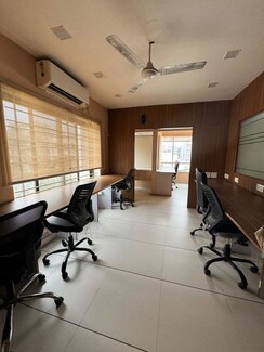 Office Space For Rent in Alkapuri