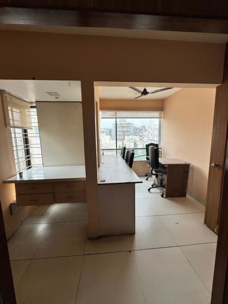 Team Area, alkapuri Commercial Office Space 2150 Sq.Ft. In Alkapuri Vadodara 10362701