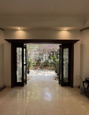 Room in 6+ BHK Apartment at Sandesh Nagar – for Rent
