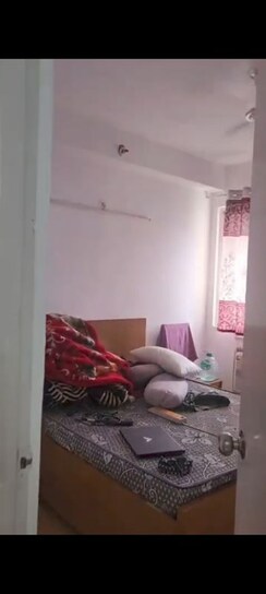 2 BHK Apartment For Rent in Jaypee Greens Kosmos