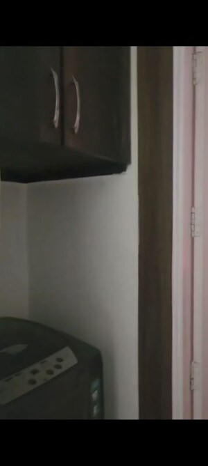 Room in 2 BHK Apartment at Jaypee Greens Kosmos, Sector 134 – for Rent