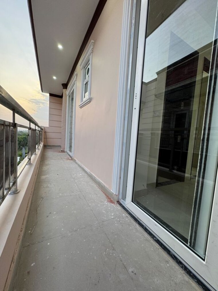 Balcony, chattarpur 1 Bedroom 500 Sq.Ft. Apartment In Chattarpur Delhi 10362718