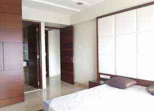 Room in 4 BHK Apartment at Kohinoor City Phase II, Kurla – for Rent