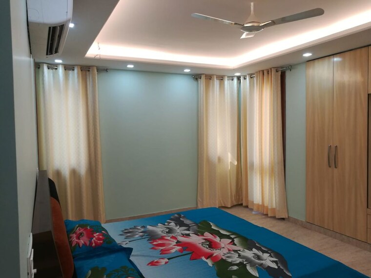 Bedroom, sarita vihar 3 Bedroom 2000 Sq.Ft. Builder Floor In Sarita Vihar Delhi 10362742