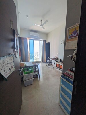 Team Area in 4 BHK Apartment at Kalpataru Horizon, Worli – for Rent