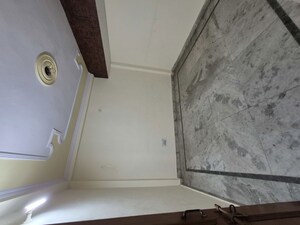 Furnished Amenities in 2.5 BHK Builder Floor at Pandav Nagar – for Rent