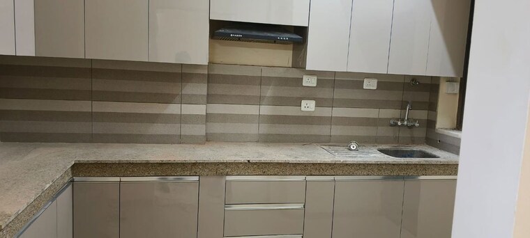 Kitchen, paras-dews 3.5 Bedroom 1760 Sq.Ft. Apartment In Sector 106 Gurgaon 10362756