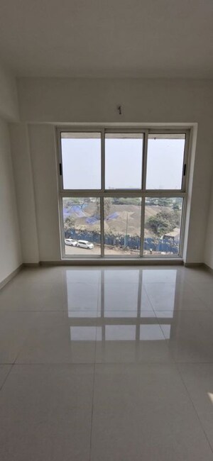 Room in 1 BHK Apartment at Raj Residency Kasarvadavali, Kasarvadavali – for Rent