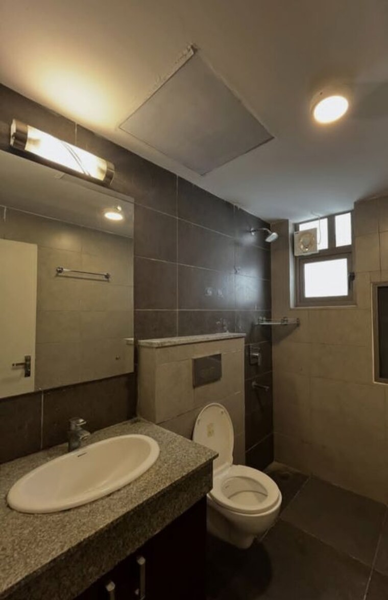 Bathroom, paras-dews 2 Bedroom 1200 Sq.Ft. Apartment In Sector 106 Gurgaon 10362783