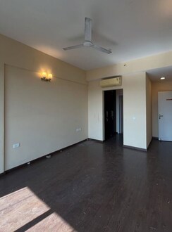 2 BHK Apartment For Rent in Paras Dews