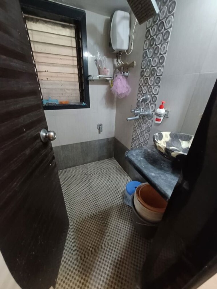 Bathroom, haware-estate 1 Bedroom 700 Sq.Ft. Apartment In Kasarvadavali Thane 10362802