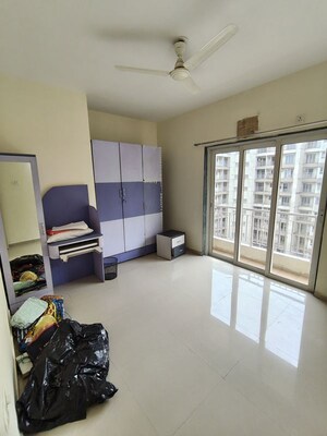 Team Area in 3 BHK Apartment at Indiabulls Greens, New Panvel – for Sale