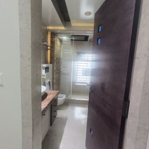Furnished Amenities in 5 BHK Apartment at Oberoi Realty Sky Heights, Andheri West – for Rent