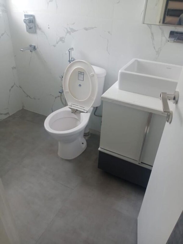 Bathroom, omaxe-new-heights 2.5 Bedroom 1450 Sq.Ft. Apartment In Sector 78 Faridabad 10362853