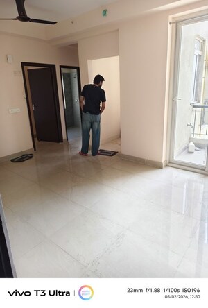 Room in 2 BHK Apartment at Amrapali O2 Valley, Tech Zone 4 Greater Noida – for Sale