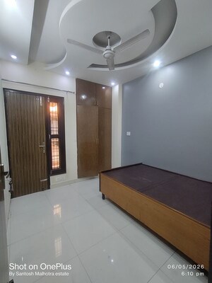 Room in 2 BHK Builder Floor at Dwarka Mor – for Rent
