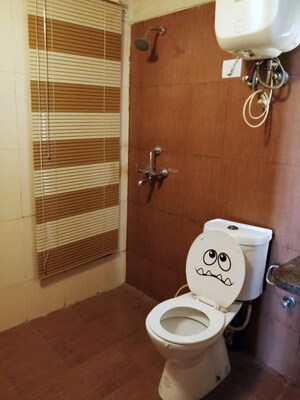 Bathroom in 2.5 BHK Apartment at Mahagun Moderne, Sector 78 – for Rent