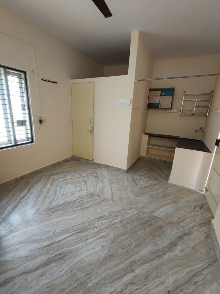 Room, hsr layout 1 RK 250 Sq.Ft. Independent House In Hsr Layout Bangalore 10362882
