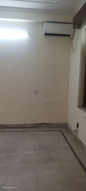 Room in 3 BHK Builder Floor at Sector 23a – for Rent