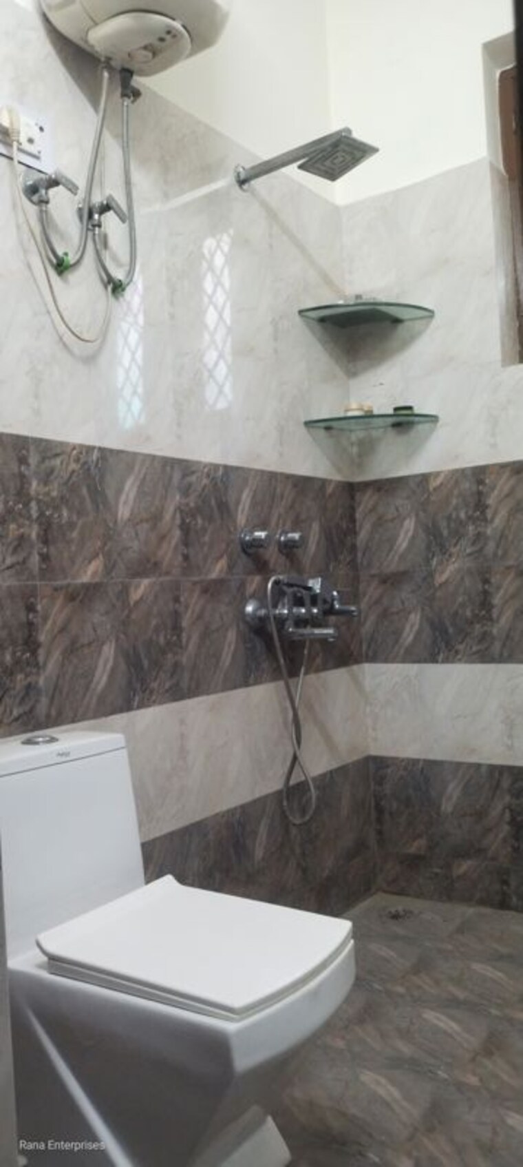 Bathroom, sector 23a 3 Bedroom 1800 Sq.Ft. Builder Floor In Sector 23a Gurgaon 10362883