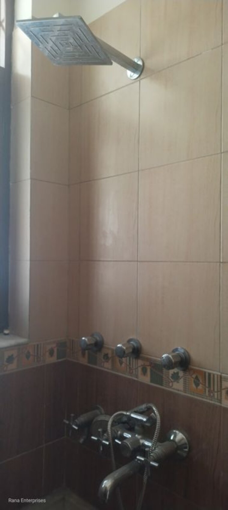 Bathroom, sector 23a 3 Bedroom 1800 Sq.Ft. Builder Floor In Sector 23a Gurgaon 10362883