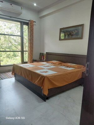 Bedroom in 4 BHK Builder Floor at Sector 15 – for Rent