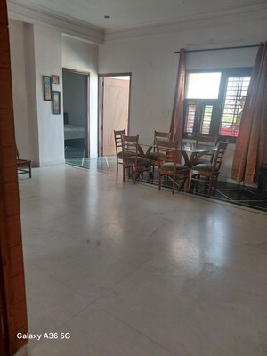 Room in 4 BHK Builder Floor at Sector 15 – for Rent