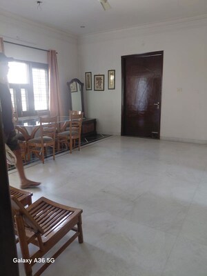 Living Room in 4 BHK Builder Floor at Sector 15 – for Rent