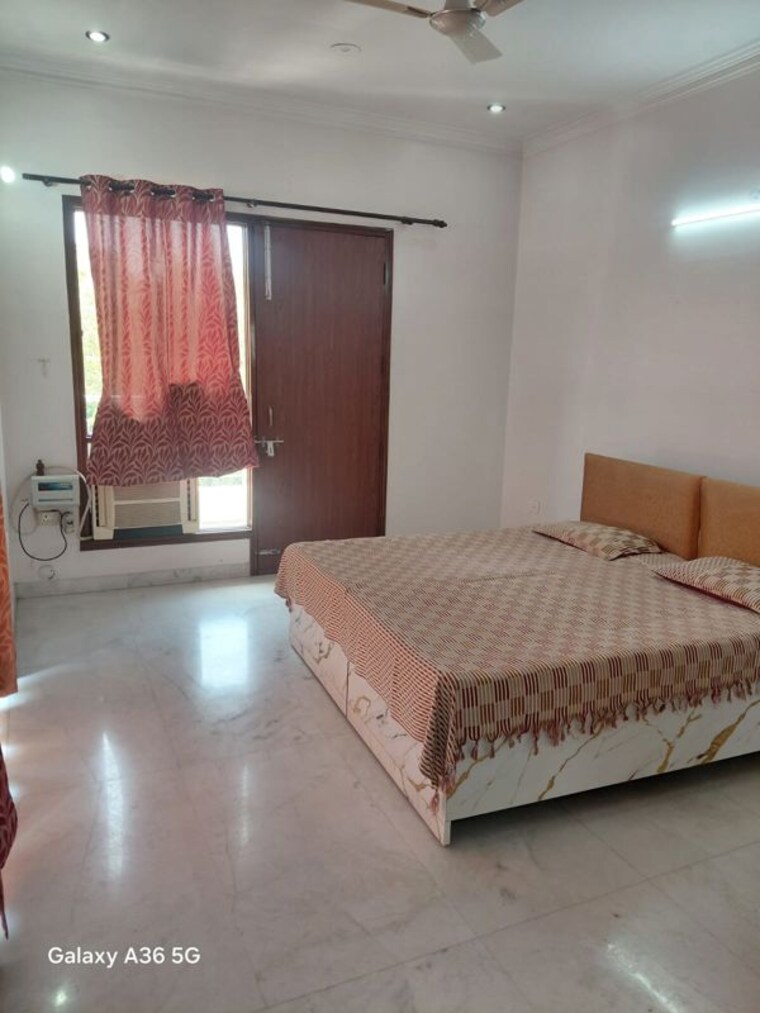 Bedroom, sector 15 4 Bedroom 3000 Sq.Ft. Builder Floor In Sector 15 Gurgaon 10362885