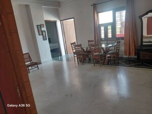 Room in 4 BHK Builder Floor at Sector 15 – for Rent