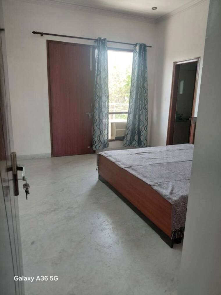 Room, sector 15 4 Bedroom 3000 Sq.Ft. Builder Floor In Sector 15 Gurgaon 10362885