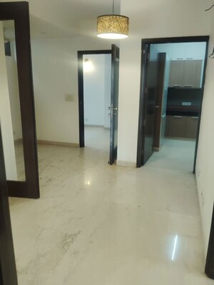 Room in 5 BHK Independent House at Vasant Vihar – for Rent