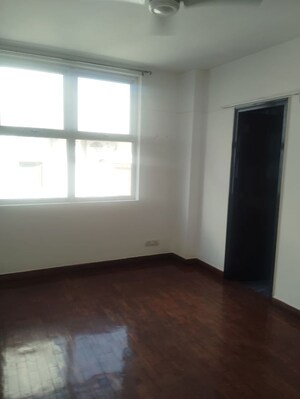 Room in 5 BHK Independent House at Vasant Vihar – for Rent