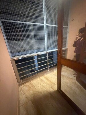 Staircase in 2 BHK Builder Floor at Sector 40 – for Rent