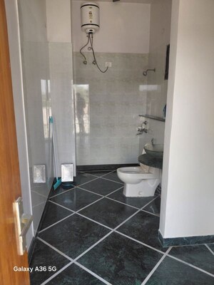 Bathroom in 2 BHK Builder Floor at Sector 40 – for Rent