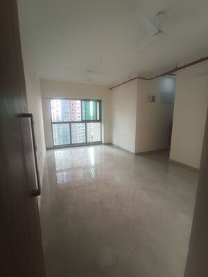 Room in 2 BHK Apartment at Sheth Auris Bliss, Malad West – for Rent