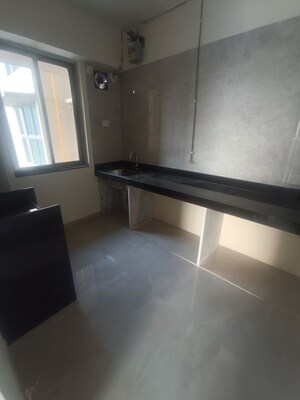Room in 2 BHK Apartment at Sheth Auris Bliss, Malad West – for Rent