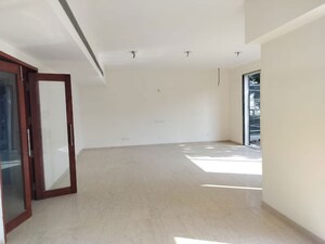 Room in 6 BHK Villa at Godrej Golf Link Villas, Sector 27 Yamuna Expressway – for Sale