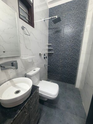 Bathroom in 2 BHK Builder Floor at Sector 40 – for Rent