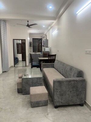 Living Room in 2 BHK Builder Floor at Sector 40 – for Rent