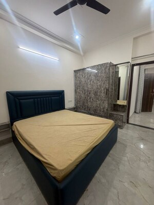 Bedroom in 2 BHK Builder Floor at Sector 40 – for Rent