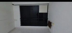 Furnished Amenities in 2 BHK Apartment at Montreal Tower, Andheri West – for Rent