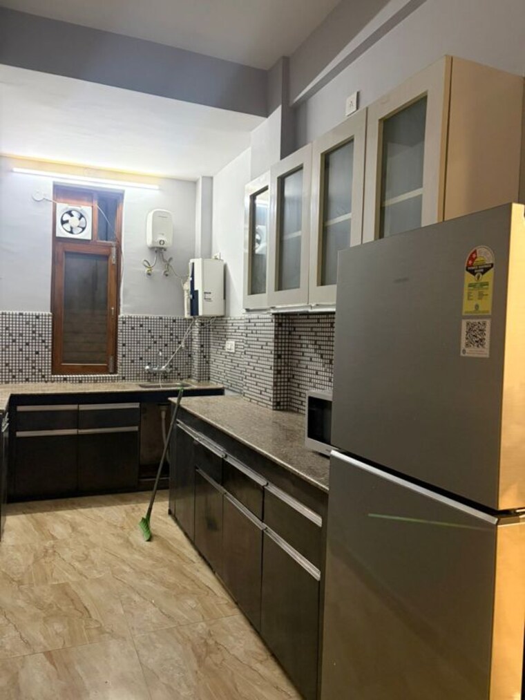 Kitchen, sector 30 3 Bedroom 1200 Sq.Ft. Builder Floor In Sector 30 Gurgaon 10362920