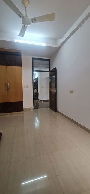 Room in 3 BHK Builder Floor at Raj Nagar Extension – for Rent