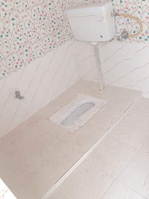 Bathroom in 1 BHK Independent House at Aliganj – for Rent