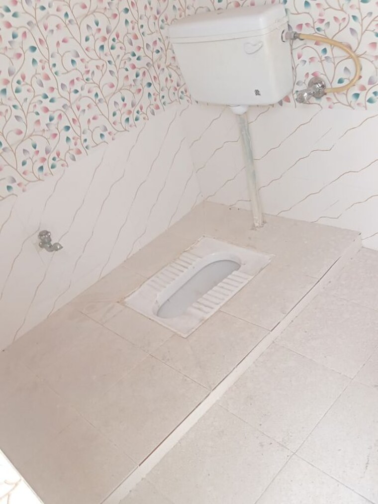 Bathroom, aliganj 1 Bedroom 1100 Sq.Ft. Independent House In Aliganj Lucknow 10362979