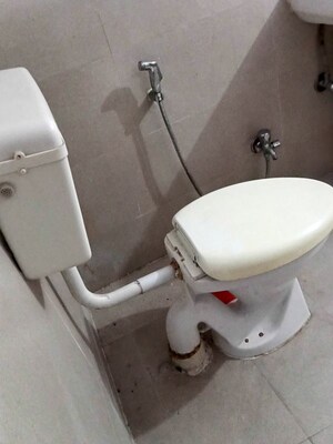 Bathroom in 1 BHK Independent House at Aliganj – for Rent
