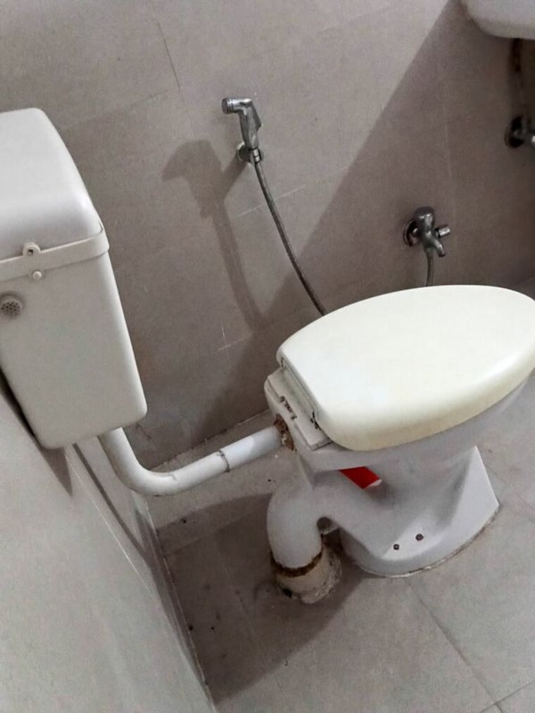 Bathroom, aliganj 1 Bedroom 1100 Sq.Ft. Independent House In Aliganj Lucknow 10362979